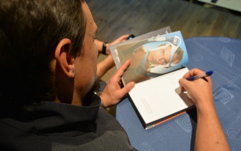  (photo)
