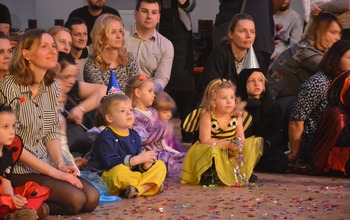  (photo)