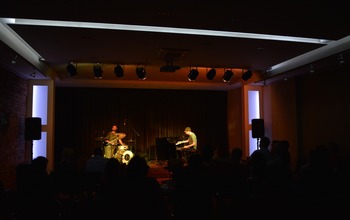  (photo)