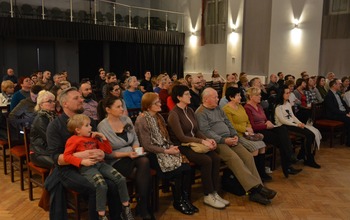  (photo)
