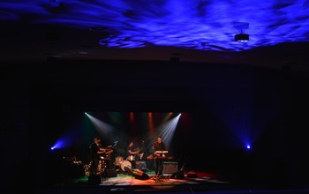 (photo)