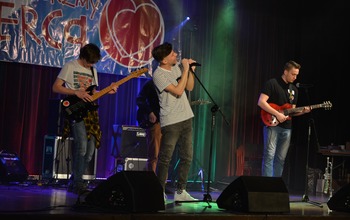  (photo)