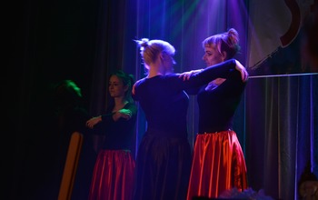  (photo)