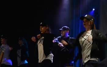  (photo)