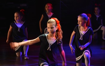  (photo)