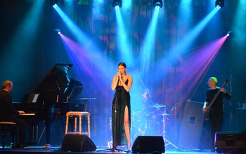 (photo)