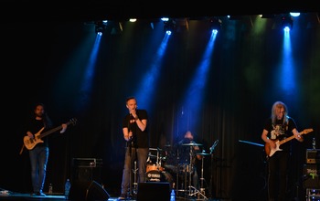  (photo)