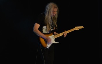  (photo)