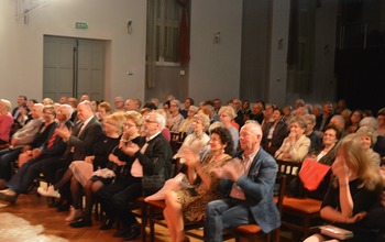  (photo)