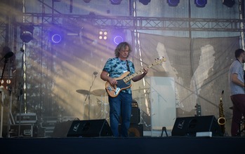 (photo)