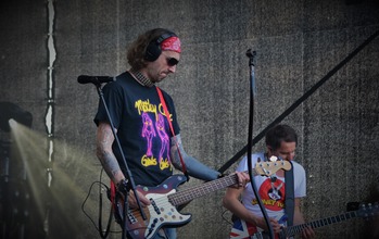  (photo)