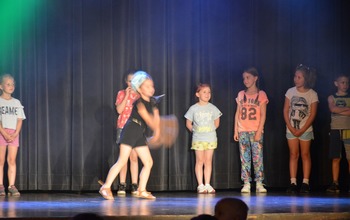  (photo)