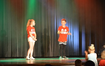  (photo)