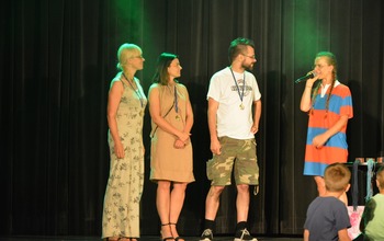  (photo)