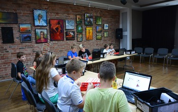  (photo)