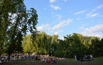  (photo)