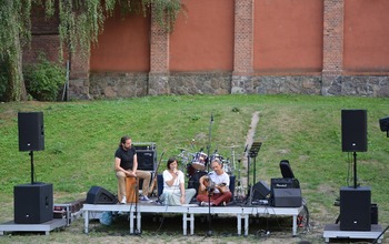  (photo)
