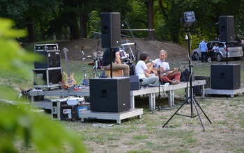  (photo)