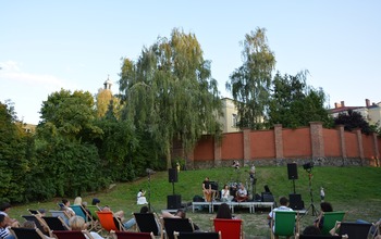  (photo)