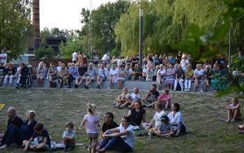  (photo)