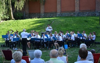  (photo)