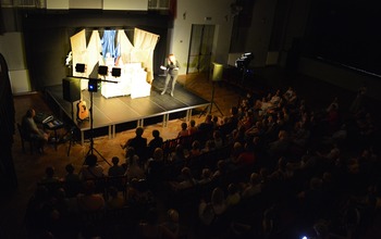  (photo)