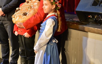  (photo)