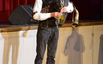  (photo)