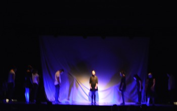  (photo)