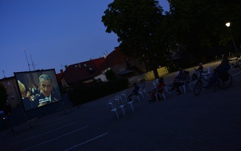  (photo)