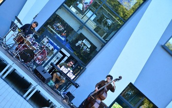  (photo)