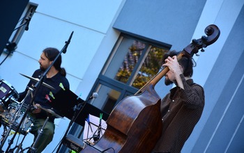  (photo)
