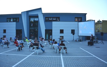  (photo)