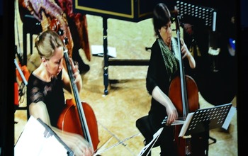  (photo)