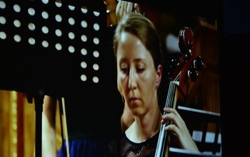  (photo)