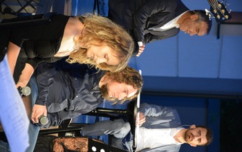  (photo)