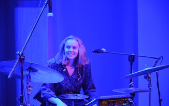  (photo)