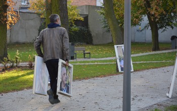 (photo)