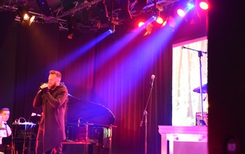 (photo)