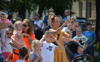  (photo)