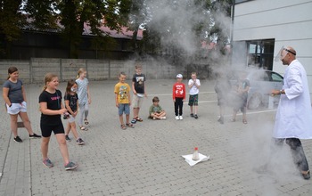  (photo)
