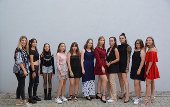  (photo)