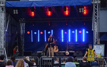 (photo)