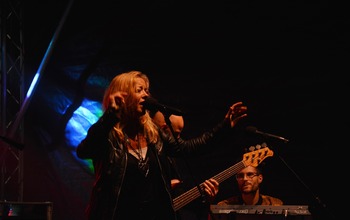  (photo)
