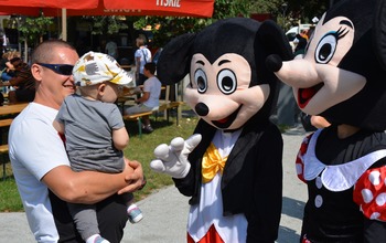  (photo)