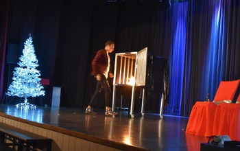  (photo)