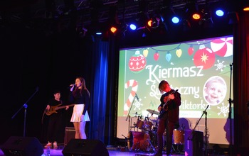  (photo)