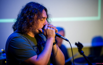 (photo)