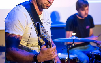  (photo)
