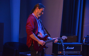  (photo)